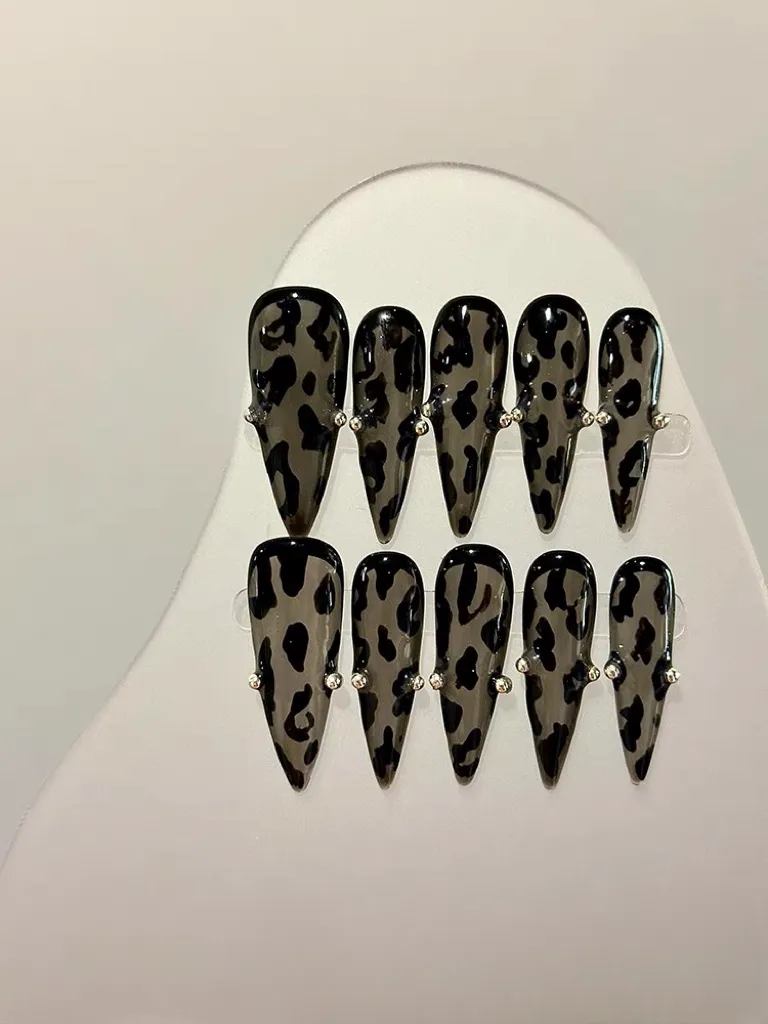 【handdrawn black leopard】